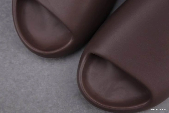 G55495 Yeezy Adidas Soot Slide 0730